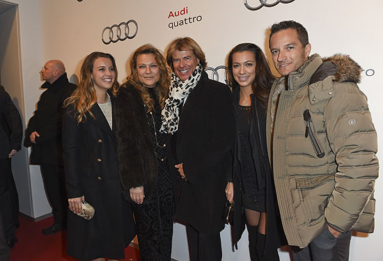 Hansi Hinterseer und Romana mit Tochter Jessica und Freund Timo Scheider und Laura Hinterseer / AUDI NIGHT 2016 anlässlich des 76. Hahnenkamm-Rennen im Hotel zur Tenne in Kitzbühel am 22.01.2016 / Foto: BrauerPhotos fuer Audi